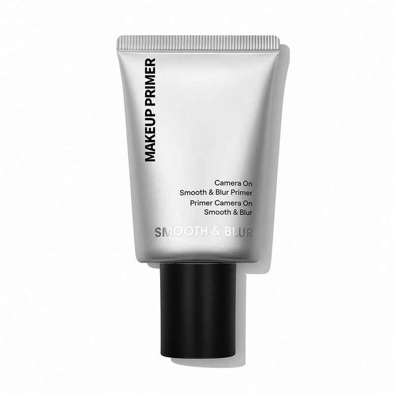 Aplicación de loción hidratante antes del maquillaje