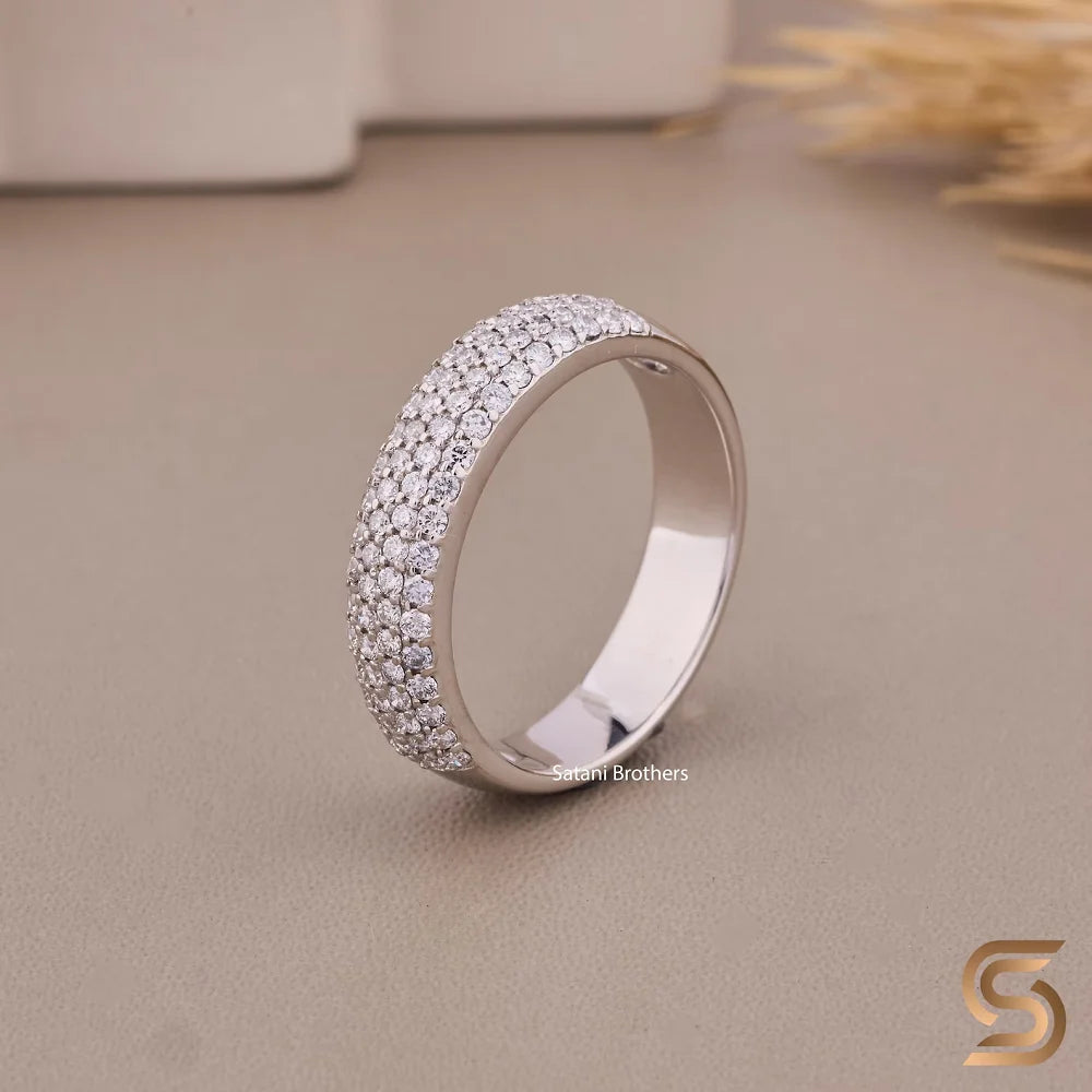 Anillo de Media Eternidad de Plata de Ley 925 con Moissanita, Banda de Boda Pavé de 5mm, Talla Redonda, de Origen Ético