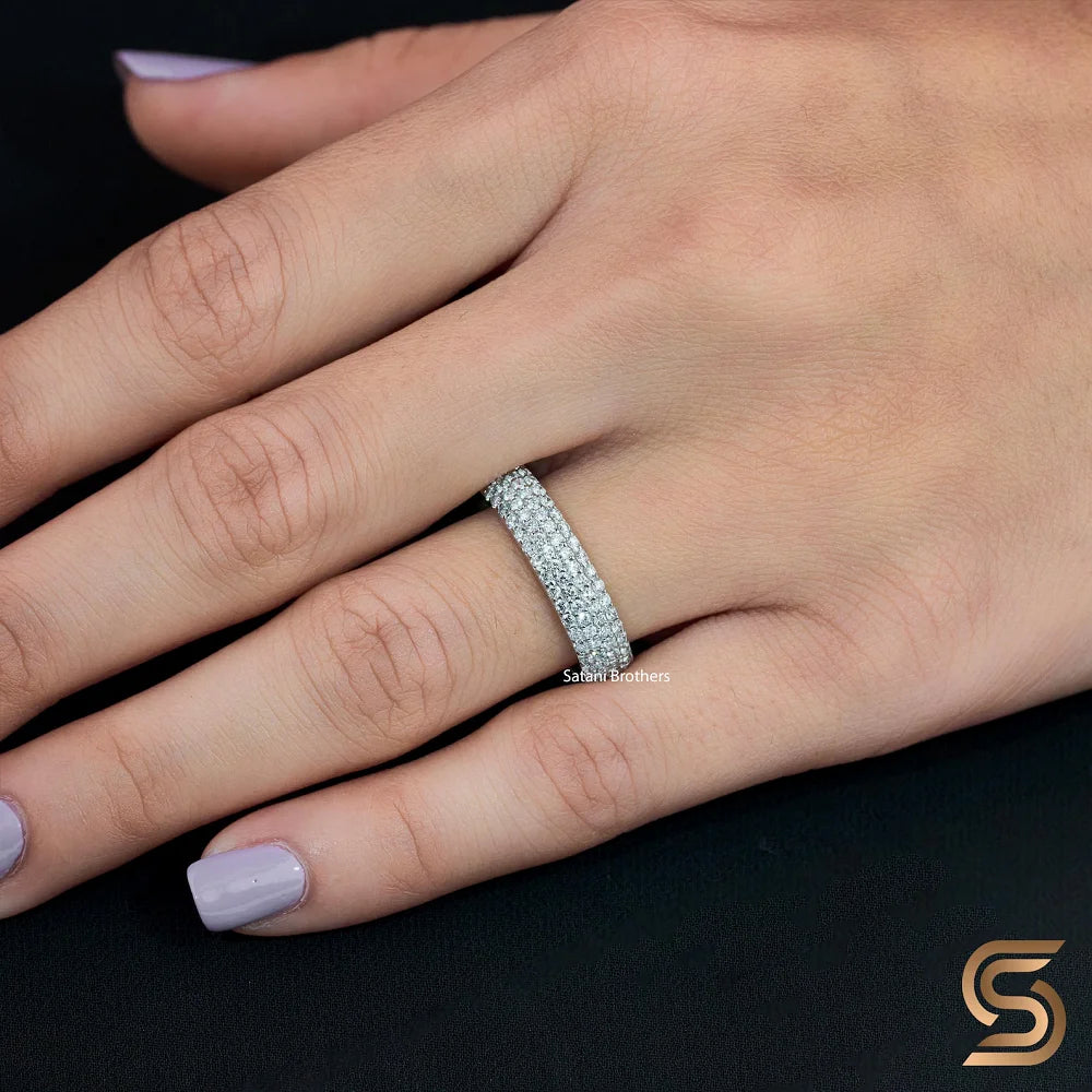 Anillo de Media Eternidad de Plata de Ley 925 con Moissanita, Banda de Boda Pavé de 5mm, Talla Redonda, de Origen Ético