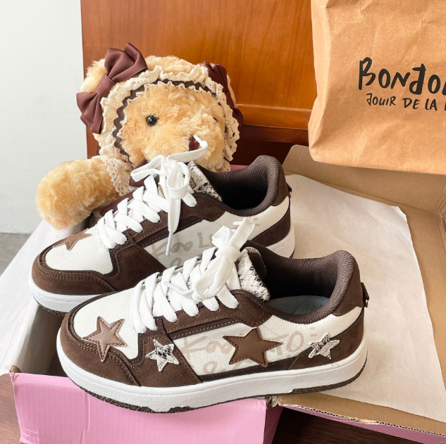 Zapatillas retro versátiles para amantes del Pentagrama - Nuevas sneakers estilo port niche