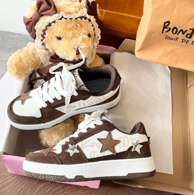 Zapatillas retro versátiles para amantes del Pentagrama - Nuevas sneakers estilo port niche