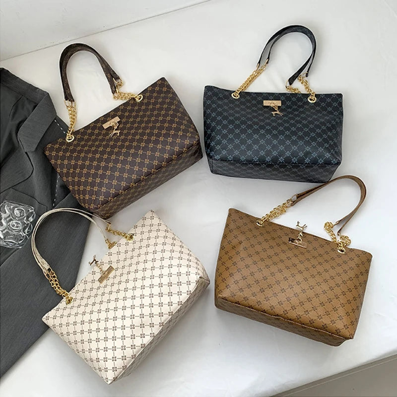 Bolso Tote Nuevo de Piel Suave con Textura, Gran Capacidad para Mujer, con Accesorios Colgantes