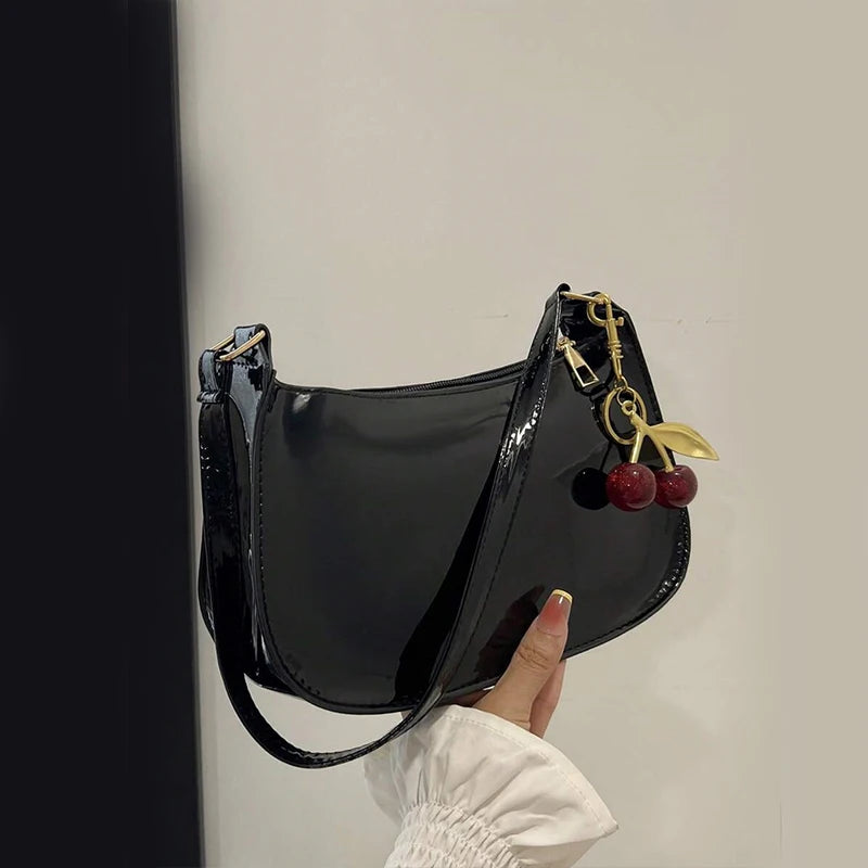 Bolso de Piel PU para Mujer, Color Liso con Colgante de Cereza, Bolso de Hombro Casual para el Día a Día