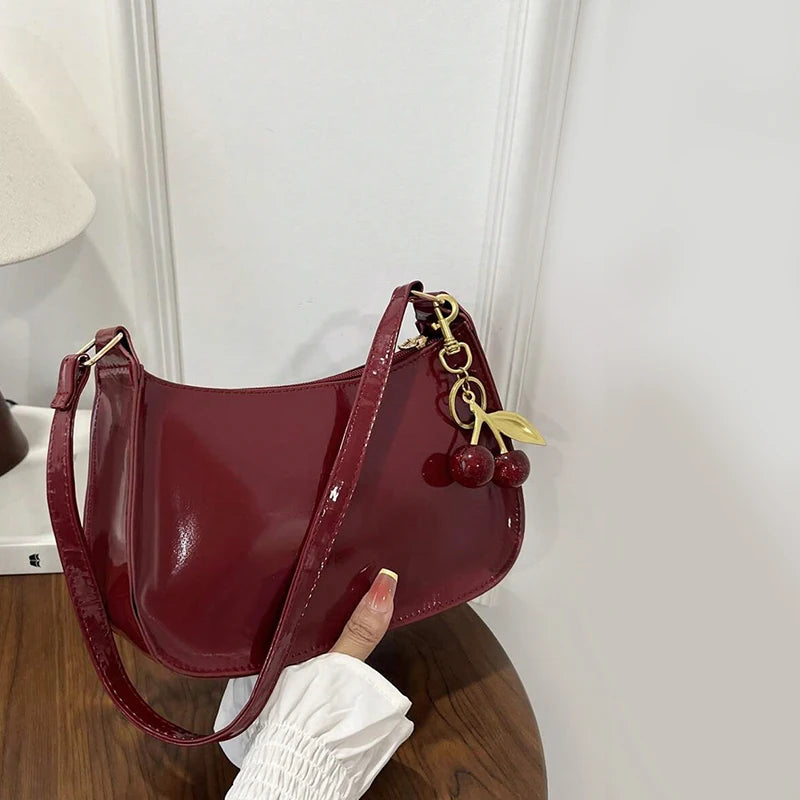 Bolso de Piel PU para Mujer, Color Liso con Colgante de Cereza, Bolso de Hombro Casual para el Día a Día