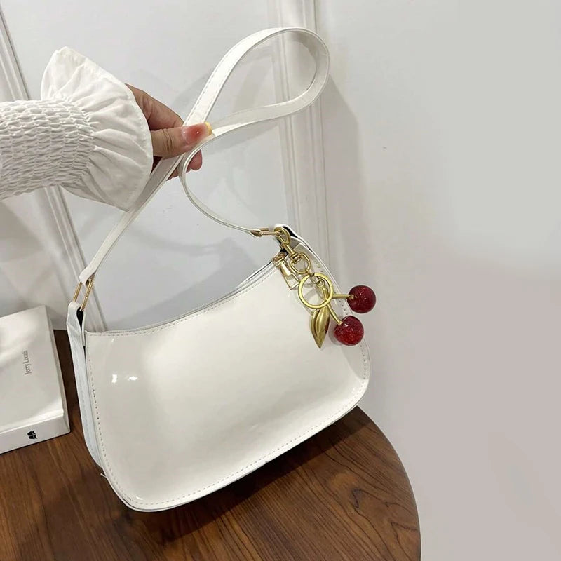 Bolso de Piel PU para Mujer, Color Liso con Colgante de Cereza, Bolso de Hombro Casual para el Día a Día