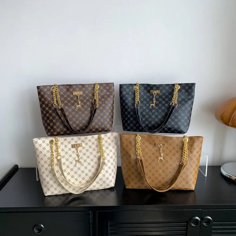 Bolso Tote Nuevo de Piel Suave con Textura, Gran Capacidad para Mujer, con Accesorios Colgantes