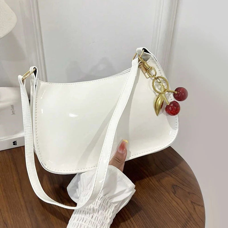 Bolso de Piel PU para Mujer, Color Liso con Colgante de Cereza, Bolso de Hombro Casual para el Día a Día