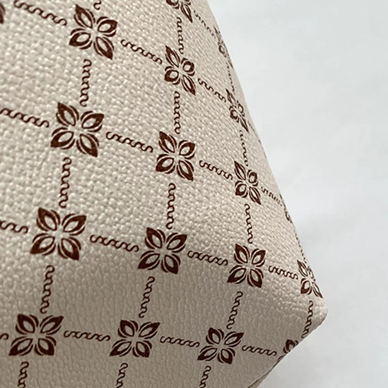 Bolso Tote Nuevo de Piel Suave con Textura, Gran Capacidad para Mujer, con Accesorios Colgantes